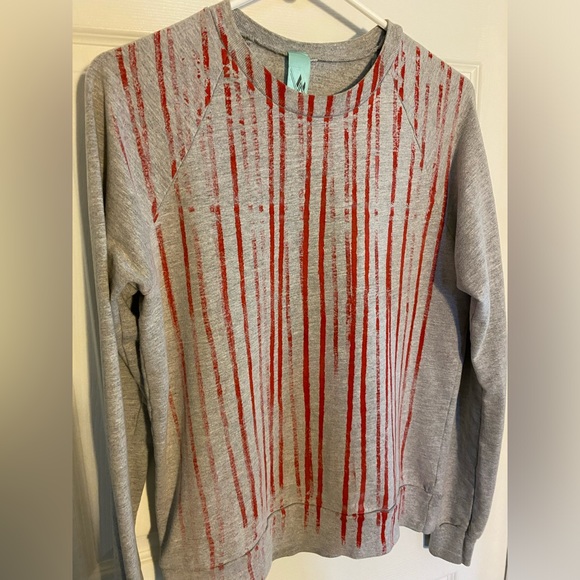 Uzi NYC Sweater - Picture 4 of 6